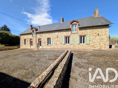 /international/fr/martigne-ferchaud-brittany-310107359280/