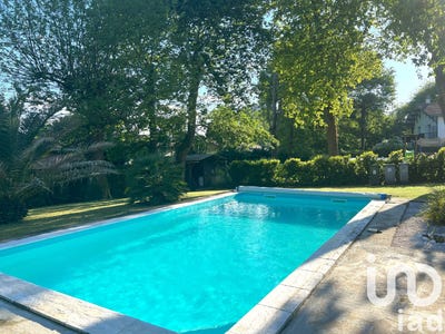 /international/fr/saint-pierre-du-mont-burgundy-310108286361/