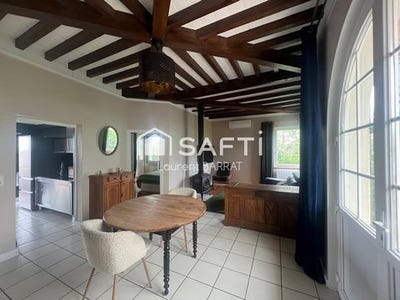 /international/fr/clermont-ferrand-auvergne-310107814336/