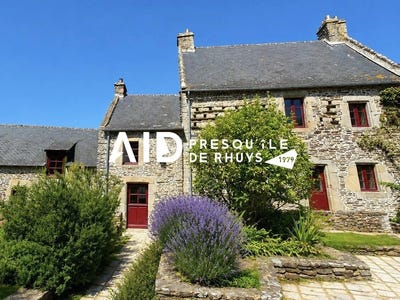 /international/fr/sarzeau-brittany-310119788993/
