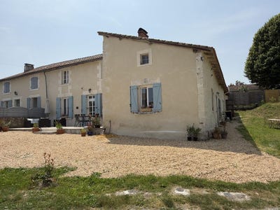 /international/fr/aubeterre-sur-dronne-charente-310101207938/?lang=id