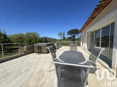 /international/fr/roquebrune-sur-argens-provence-alpes-cote-d-azur-310100885350/