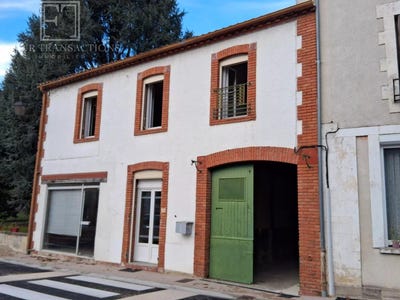 /international/fr/javerlhac-et-la-chapelle-saint-robert-aquitaine-310104116453/