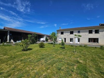 /international/fr/saint-seurin-de-cadourne-aquitaine-310098879699/