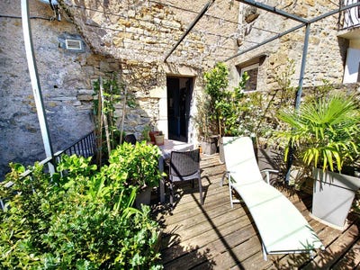 /international/fr/caylus-midi-pyrenees-310108103052/