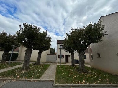 /international/fr/brie-comte-robert-ile-de-france-310103225073/