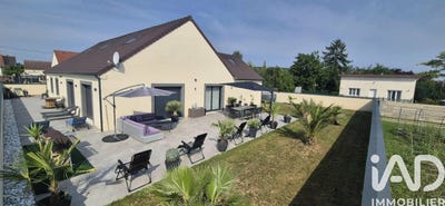/international/fr/courtois-sur-yonne-burgundy-310106774226/