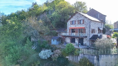 /international/fr/najac-midi-pyrenees-310107966576/