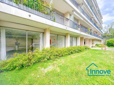 /international/fr/versailles-ile-de-france-310108763361/