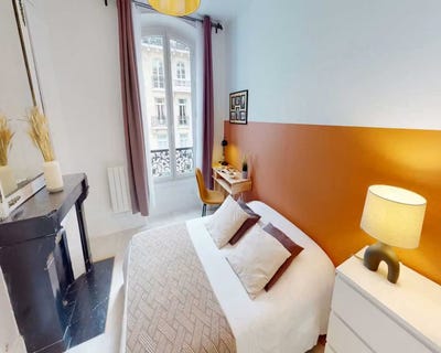 /international/fr/rue-de-passy-paris-ile-de-france-310108563365/