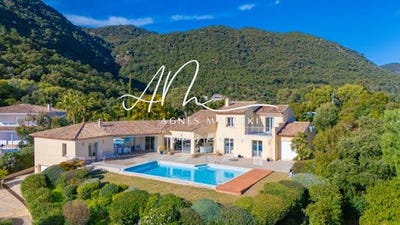 /international/fr/cavalaire-sur-mer-provence-alpes-cote-d-azur-310120542509/