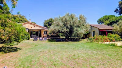 /international/fr/castillon-du-gard-languedoc-roussillon-310110185543/