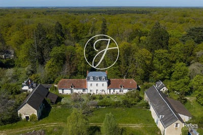 /international/fr/loches-centre-val-de-loire-310107012499/