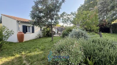 /international/fr/arpaillargues-et-aureillac-languedoc-roussillon-310098841707/?lang=zh-cn