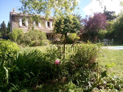 /international/fr/uzes-aquitaine-310106417428/