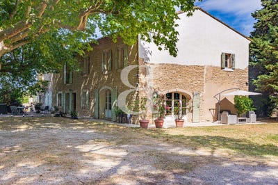 /international/fr/l-isle-sur-la-sorgue-provence-alpes-cote-d-azur-310108677209/