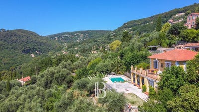 /international/fr/grasse-provence-alpes-cote-d-azur-310120032768/