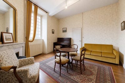 /international/fr/uzerche-limousin-310107709060/