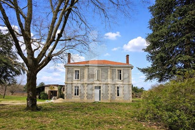 /international/fr/salles-charente-310107949056/