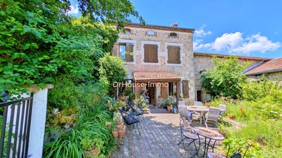 /international/fr/la-seauve-sur-semene-auvergne-310108526457/