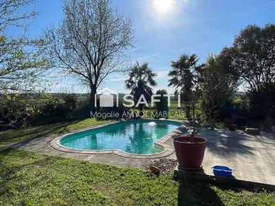 /international/fr/barbezieux-saint-hilaire-charente-310106878464/