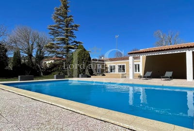 /international/fr/entraigues-sur-la-sorgue-provence-alpes-cote-d-azur-310100937451/