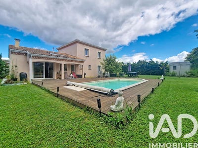 /international/fr/yvrac-charente-310108052278/