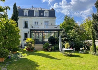 /international/fr/fontainebleau-hh-15718356-paris-ile-de-france-310100953001/