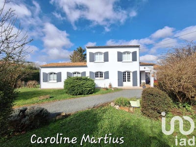 /international/fr/montroy-charente-310098118829/