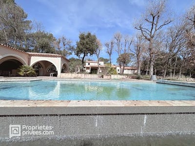 /international/fr/saint-maximin-la-sainte-baume-provence-alpes-cote-d-azur-310101161147/