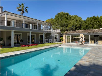 /international/fr/mougins-provence-alpes-cote-d-azur-310108558575/