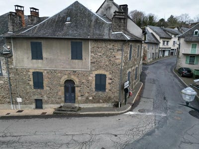 /international/fr/uzerche-limousin-310107971677/