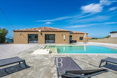 /international/fr/monticello-corsica-310110185506/