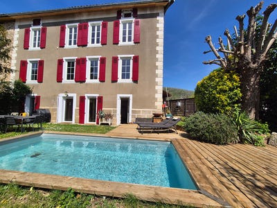 /international/fr/loubieres-auvergne-310107559711/