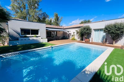 /international/fr/roques-languedoc-roussillon-310097900173/