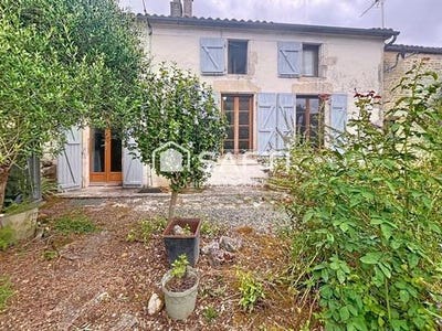/international/fr/fontaine-chalendray-charente-310101385064/?lang=fr