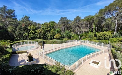 /international/fr/saint-raphael-provence-alpes-cote-d-azur-310101225681/?lang=fr