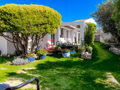 /international/fr/fos-sur-mer-languedoc-roussillon-310106490335/