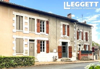 /international/fr/confolens-charente-310100826682/