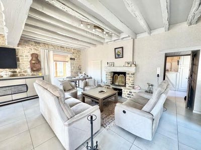 /international/fr/la-croixille-pays-de-la-loire-310098769566/
