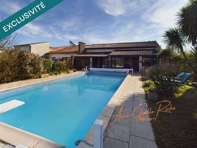 /international/fr/semoussac-charente-310108247855/
