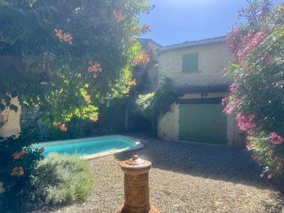 /international/fr/castelnau-valence-languedoc-roussillon-310107070321/
