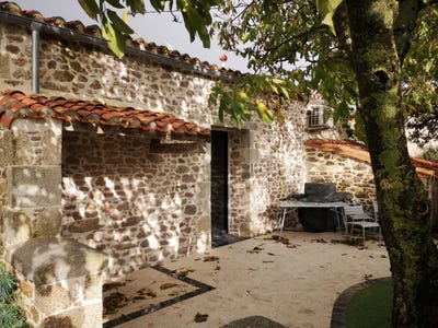 /international/fr/saint-malo-du-bois-pays-de-la-loire-310108994504/