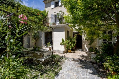 /international/fr/vaison-la-romaine-provence-alpes-cote-d-azur-310101497410/?lang=en