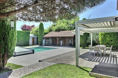 /international/fr/clermont-ferrand-auvergne-310108244629/