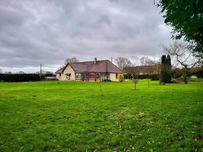 /international/fr/dozule-la-basse-normandie-120097556055/?lang=zh-cn
