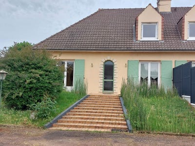 /international/fr/savigne-l-eveque-pays-de-la-loire-310110249269/