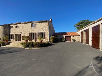 /international/fr/montaigu-vendee-pays-de-la-loire-310105740518/