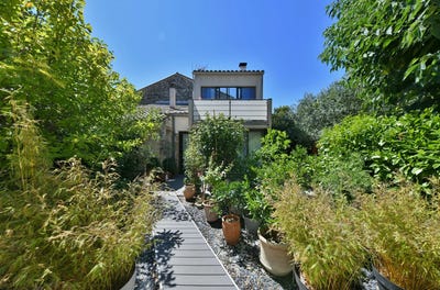 /international/fr/uzes-languedoc-roussillon-310101417530/