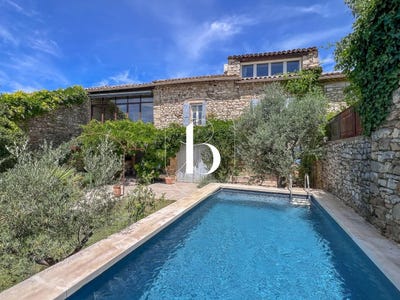 /international/fr/goudargues-languedoc-roussillon-310108564940/